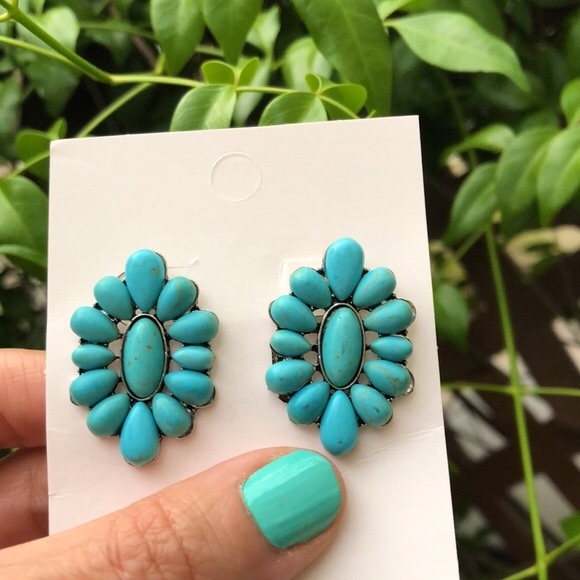 Gorgeous Turquoise Boho Flower Statement Earrings - Picture 5 of 6